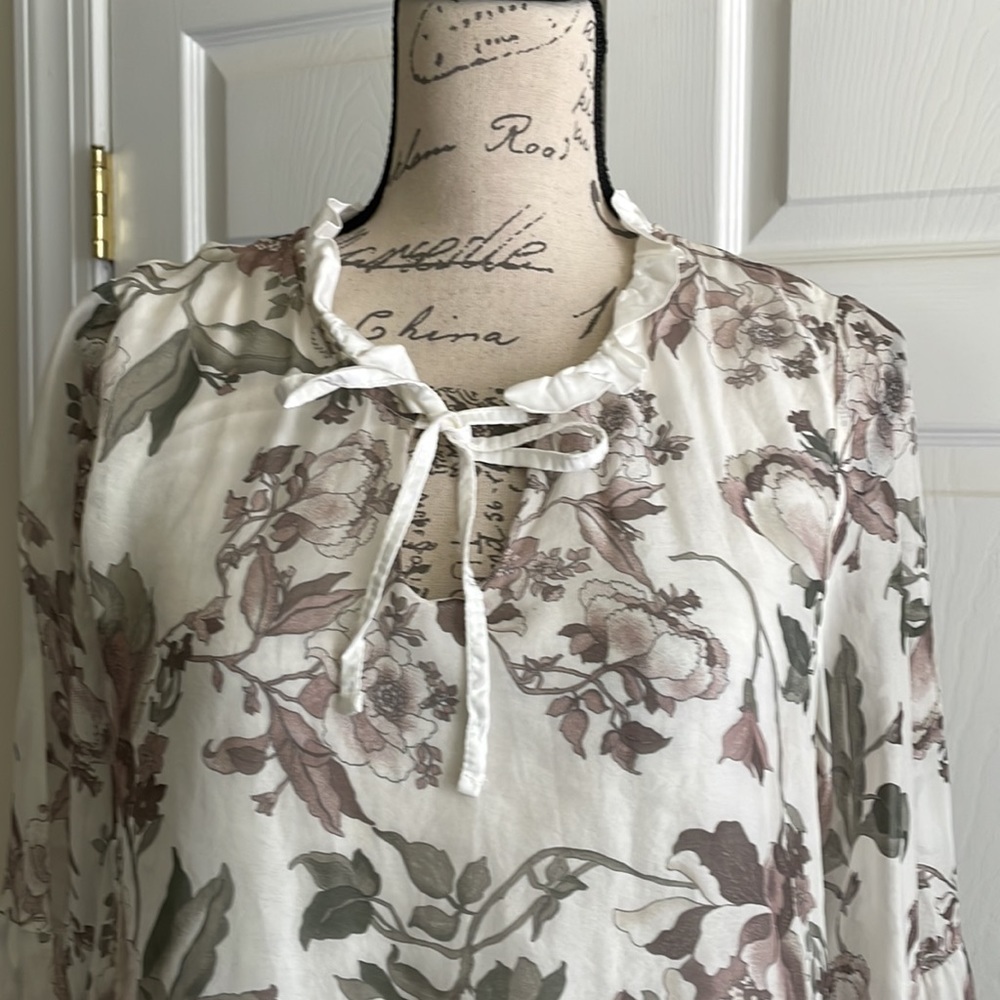 Angela Moda blouse - Picture 2 of 9
